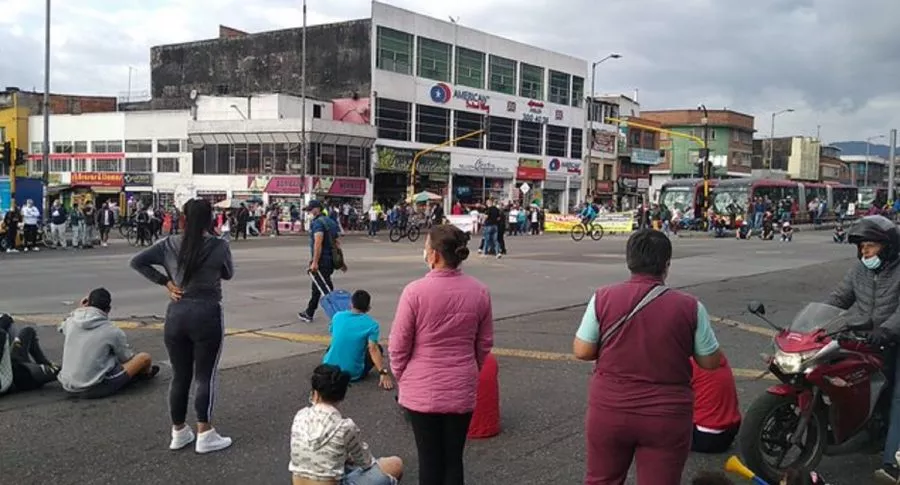 Cierres en la avenida Primero de Mayo por protestas en Bogotá. 
