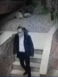 Imagen de cuando el empresario Michel Correa sale de su casa, un día antes de que lo encontraran muerto en Bogotá