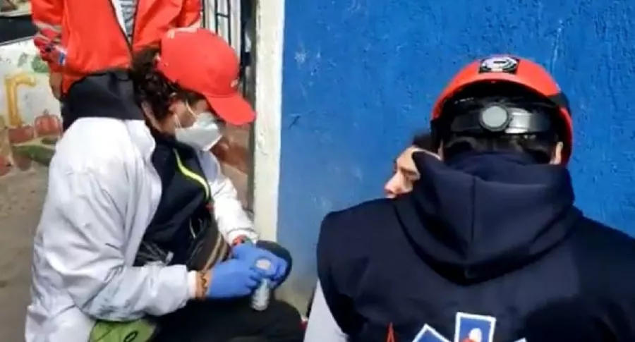 Protestas en Bogotá: joven podría perder ojo por objeto que le lanzó el Esmad