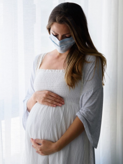 Gobierno señaló que se sugiere a las mujeres esperar un tiempo antes de quedar embarazadas tras recibir la vacuna para el coronavirus.