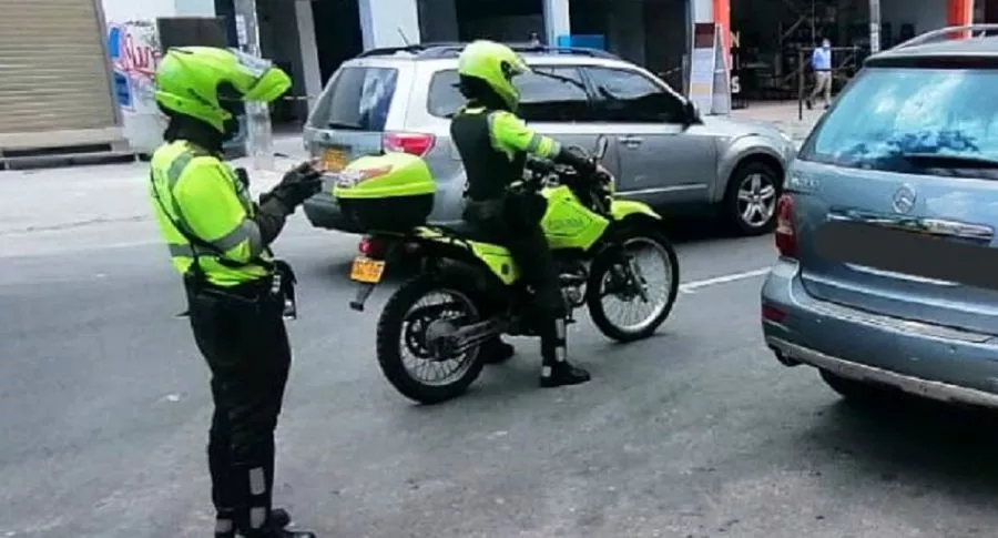 Imágen de los policías de Tránsito en Bogotá. 