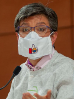 El ministro de Defensa, Diego Molano; la alcaldesa de Bogotá, Claudia López, y la representante Ángela María Robledo.