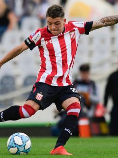 Foto de Diego García ilustra nota sobre jugador de Estudiantes de La Plata, es denunciado por abuso