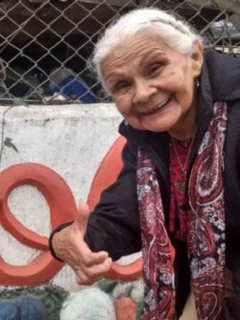 Doña Anciana, icónico personaje de la Tele Letal, tiene ya 90 años y el cariño de toda una audiencia que la respeta y respalda.