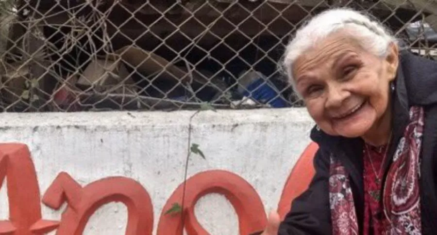 Doña Anciana, icónico personaje de la Tele Letal, tiene ya 90 años y el cariño de toda una audiencia que la respeta y respalda.