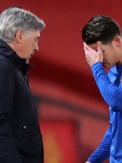 James Rodríguez y Carlo Ancelotti, quien confirmó que el colombiano no tiene una lesión grave