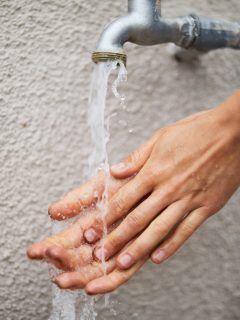 Foto de tubo de agua ilustra nota sobre Cortes de agua en Bogotá hoy: ¿qué barrios se quedarán sin agua?