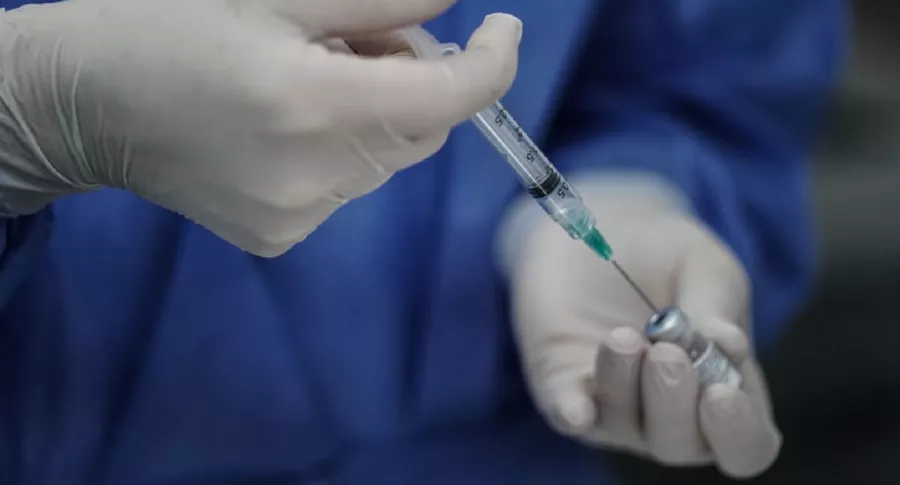 Este lunes llegaron las primeras 117.000 vacunas del mecanismo Covax a Colombia.