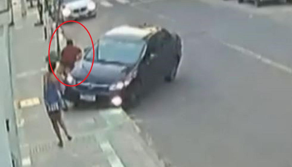 Video: conductor atropelló en Brasil a ladrón que le robó celular a su novia