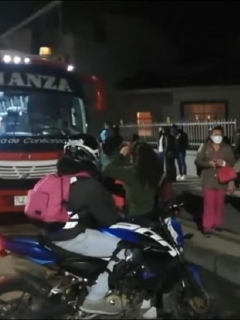 Imagen del bus en el que atracaron a pasajeros en Tocancipá, Cundinamarca, y la Policía capturó a dos hombres