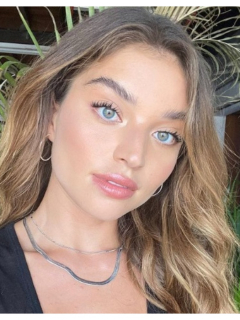El cofundador de Uber, Travis Kalanick, y la modelo de Victoria's Secret, Daniela López, que han estado saliendo
