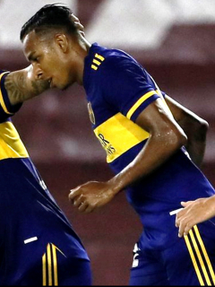 Sebastián Villa, criticado en Argentina por baile tras gol con Boca Juniors. Imagen posterior a la anotación.