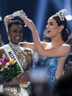 Zozobini Tunzi, actual Miss Universo que entregará la corona en el concurso el 16 de mayo.