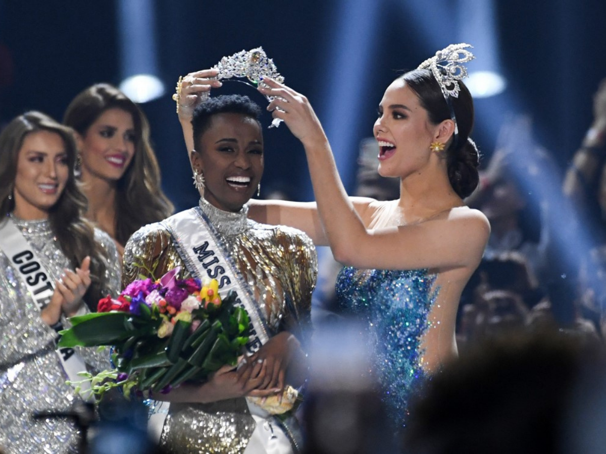 Zozobini Tunzi, actual Miss Universo que entregará la corona en el concurso el 16 de mayo.