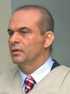 Rodrigo Londoño ('Timochenko') y Salvatore Mancuso, quienes pidieron ser escuchados en la Comisión de la Verdad. Fotomontaje de Pulzo