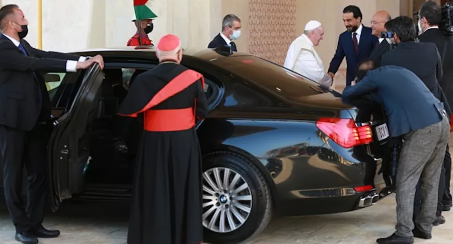 El BMW Serie 7 Special blindado usado por el papa en Irak.