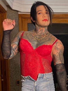 Yerferson Cossio, influencer que se puso senos, y su amigo Jhoan López
