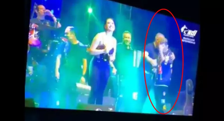 Captura de pantalla de video en el que Jean Carlos Centeno regaña a Ana del Castillo en concierto virtual por grosera