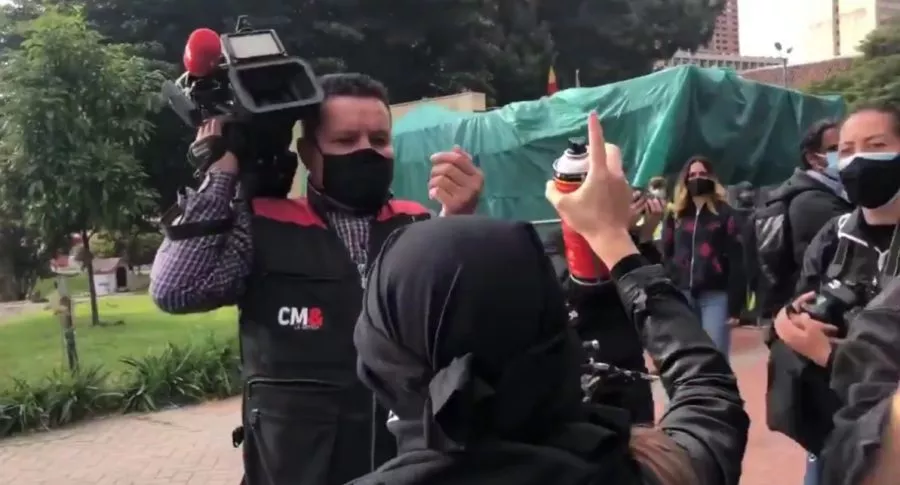 Camarógrafo de CM& que fue increpado en marcha feminista que se llevó a cabo en Bogotá este 8 de marzo