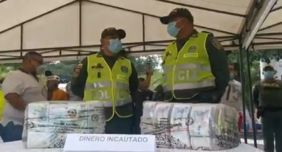 La Policía en Cúcuta presentó el dinero que le fue incautado a un pasajero en el aeropuerto Camilo Daza