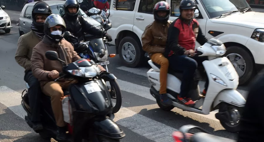 Imagen de motociclistas ilustra artículo Alcaldía de Bogotá no tomará medidas con parrilleros de motos y domiciliarios