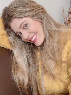 Lorna Cepeda, actriz que está feliz en su rol de abuela con la nieta que le dio su hija Daniela Paz.