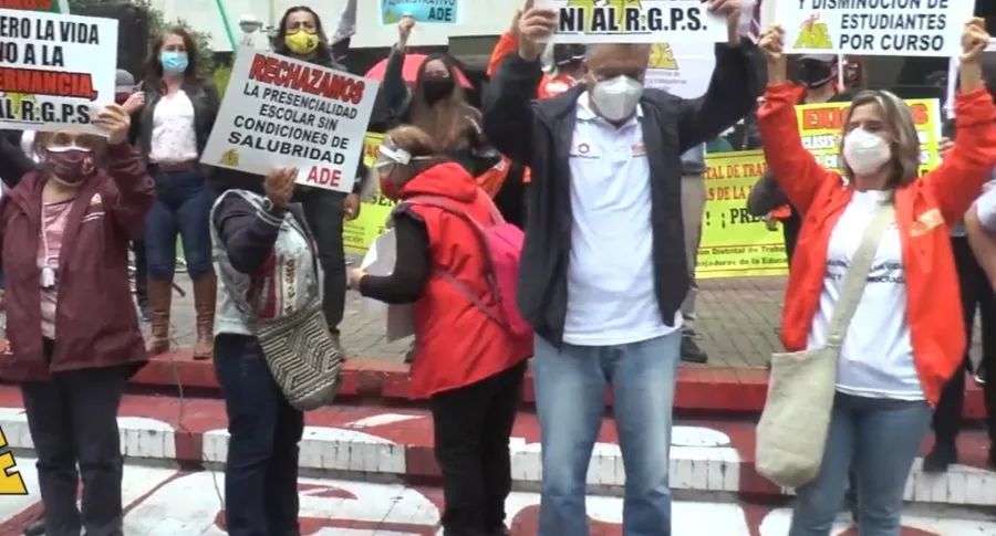 Protesta de ADE ilustra nota sobre nueva manifestación en Bogotá