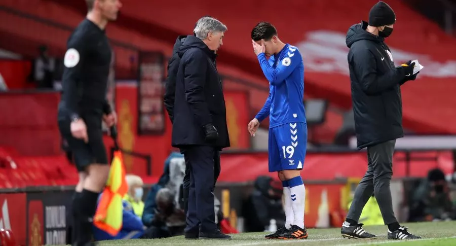 Ancelotti habla sobre la lesión de James Rodríguez y él se defiende de las críticas por las lesiones en Everton.