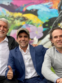Enrique Peñalosa, Alejandro Char y Federico Gutiérrez en foto de abrazo de exalcaldes, con miras a elecciones presidenciales