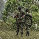 Madre llora por su hija de 15 años que habría muerto en bombardeo del ejército