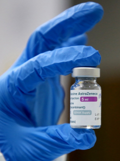 Dosis de vacuna ilustra artículo Coronavirus: Irlanda suspende vacuna de AstraZeneca