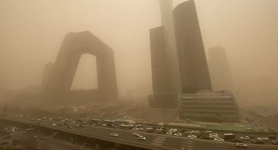 Tormenta de arena azota a Pekín