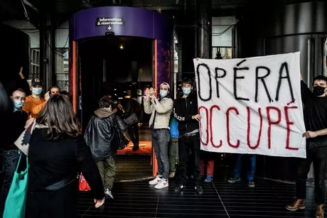 Francia: ciudadanos se toman teatros galos para exigir su reapertura