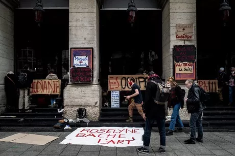Francia: ciudadanos se toman teatros galos para exigir su reapertura