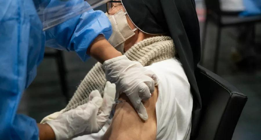 Este martes inició oficialmente la segunda etapa de vacunación en Colombia.