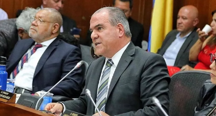 Carlos Felipe Medía, senador uribista, que quiere ser candidato presidencial del Centro Democrático
