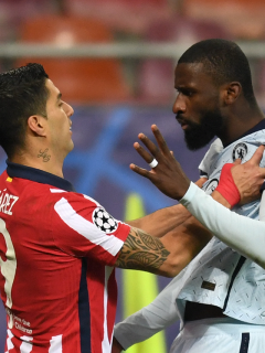 Foto de Luis Suárez y Antonio Rüdiger ilustra nota sobre Chelsea vs. Atlético de Madrid