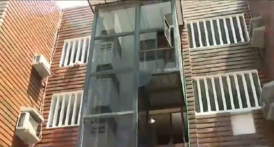 Dos trabajadores muertos por caída de ascensor en edificio de Cartagena