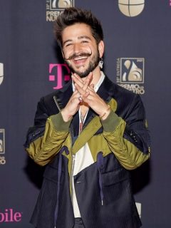 Camilo en los Latin Grammy, quien se presentó en en The Tonight Show Starring Jimmy Fallon con 'Ropa Cara'
