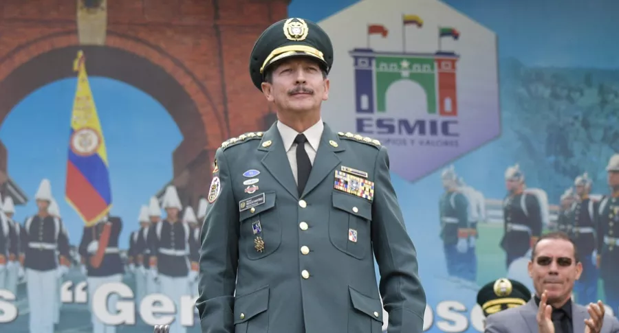 General Nicacio Martínez, excomandante del Ejército al que se le archivó investigación disciplinaria