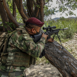 Dos militares murieron en combates en frontera y Venezuela dice que capturó 32 disidentes