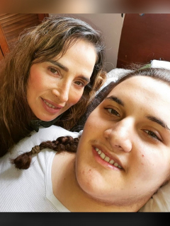 Foto de Luly Bossa y su hijo Ángelo, a propósito de contagio de COVID-19