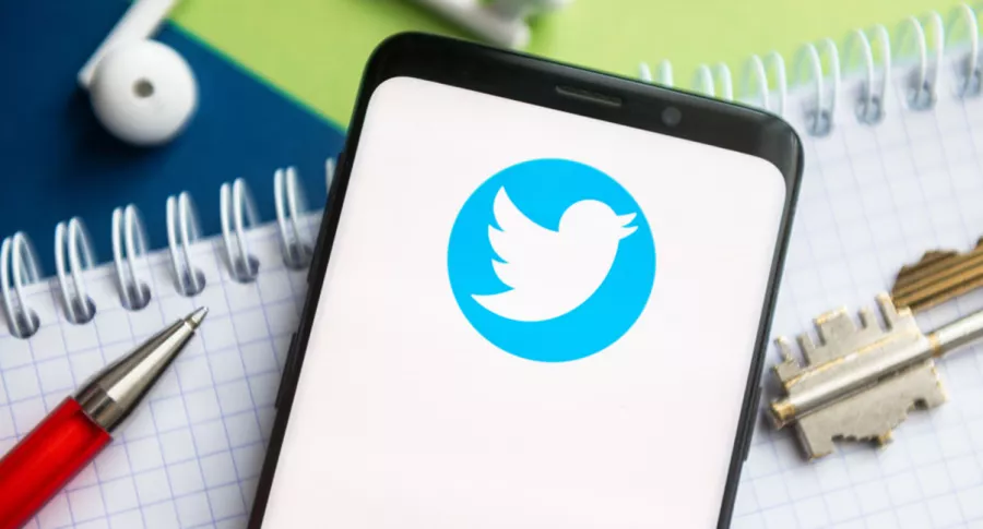 Foto de logo de Twitter ilustra nota sobre posible nueva función de Twitter