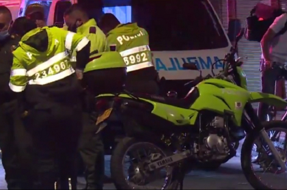 Imagen de moto de policía que ilustra nota; dos policías se estrellaron con un taxi por presunto exceso de velocidad, en Bogotá