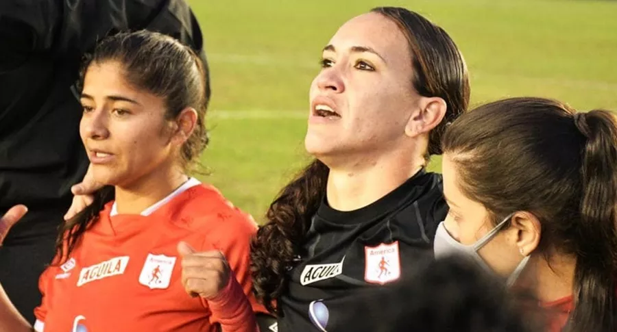 Luz Katherine Tapia, arquera del América de Cali, amenazada por gol que recibió en Copa Libertadores Femenina.
