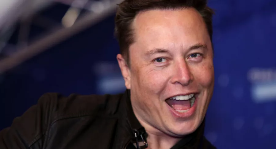 Elon Musk no cree en extraterrestres y desata ola de memes.