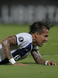 Dayro Moreno apareció con la cara hinchada luego de la pelea con hinchas.