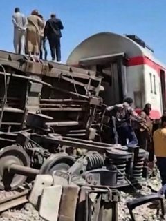 Foto del grave accidente de 2 trenes en Egipto, que dejó 32 muertos y 66 heridos