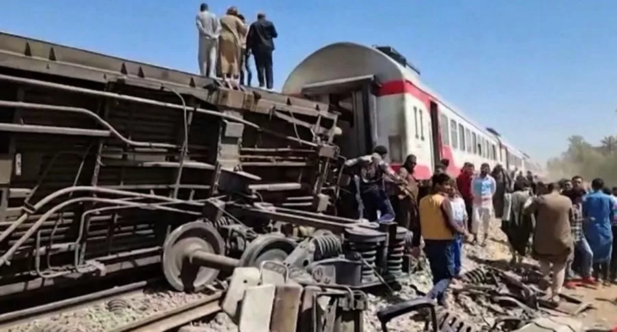 Foto del grave accidente de 2 trenes en Egipto, que dejó 32 muertos y 66 heridos