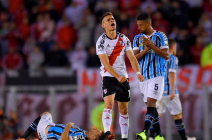 Foto de Rafael Santos Borré ilustra nota sobre su posible salida de River Plate 